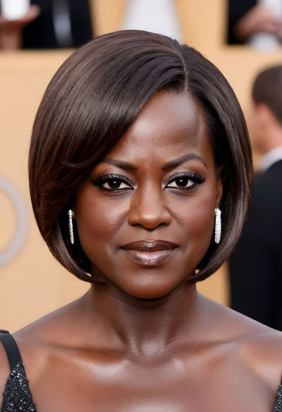 a line bob hairstyle for diamond face shape