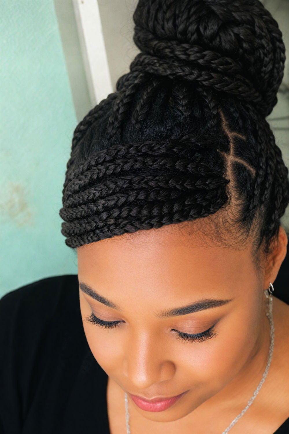 knotless braids with side swept bangs