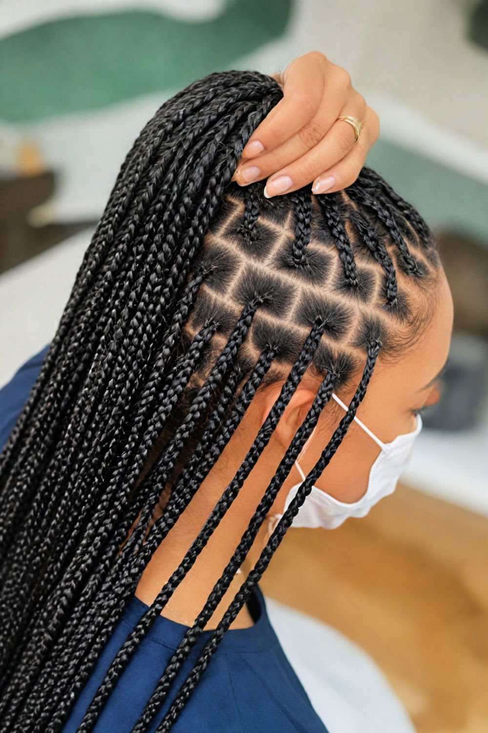 triangle part knotless braids hairstyle