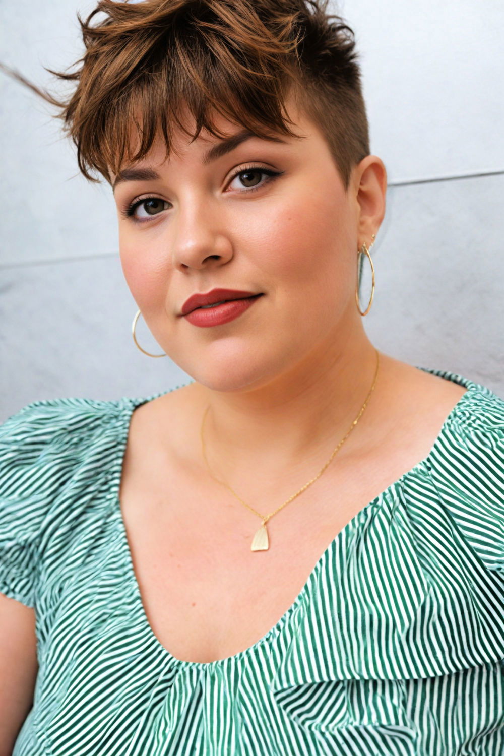 undercut pixie hairstyle for plus size women