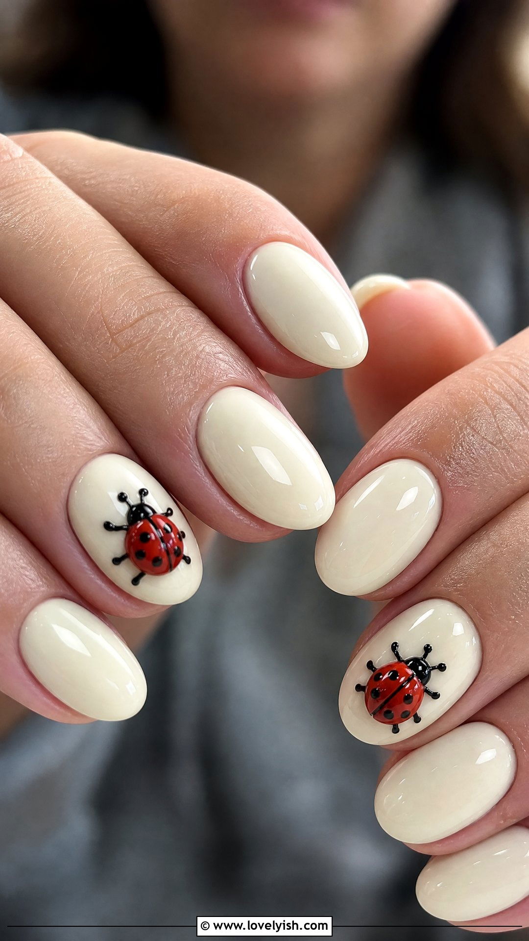 3D Ladybug Nails - 50 3d nail art - 50 3d nail art