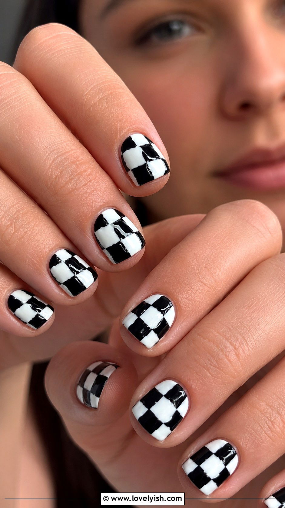 Abstract Checkerboard Nails - 38 abstract nail art - 38 abstract nail art
