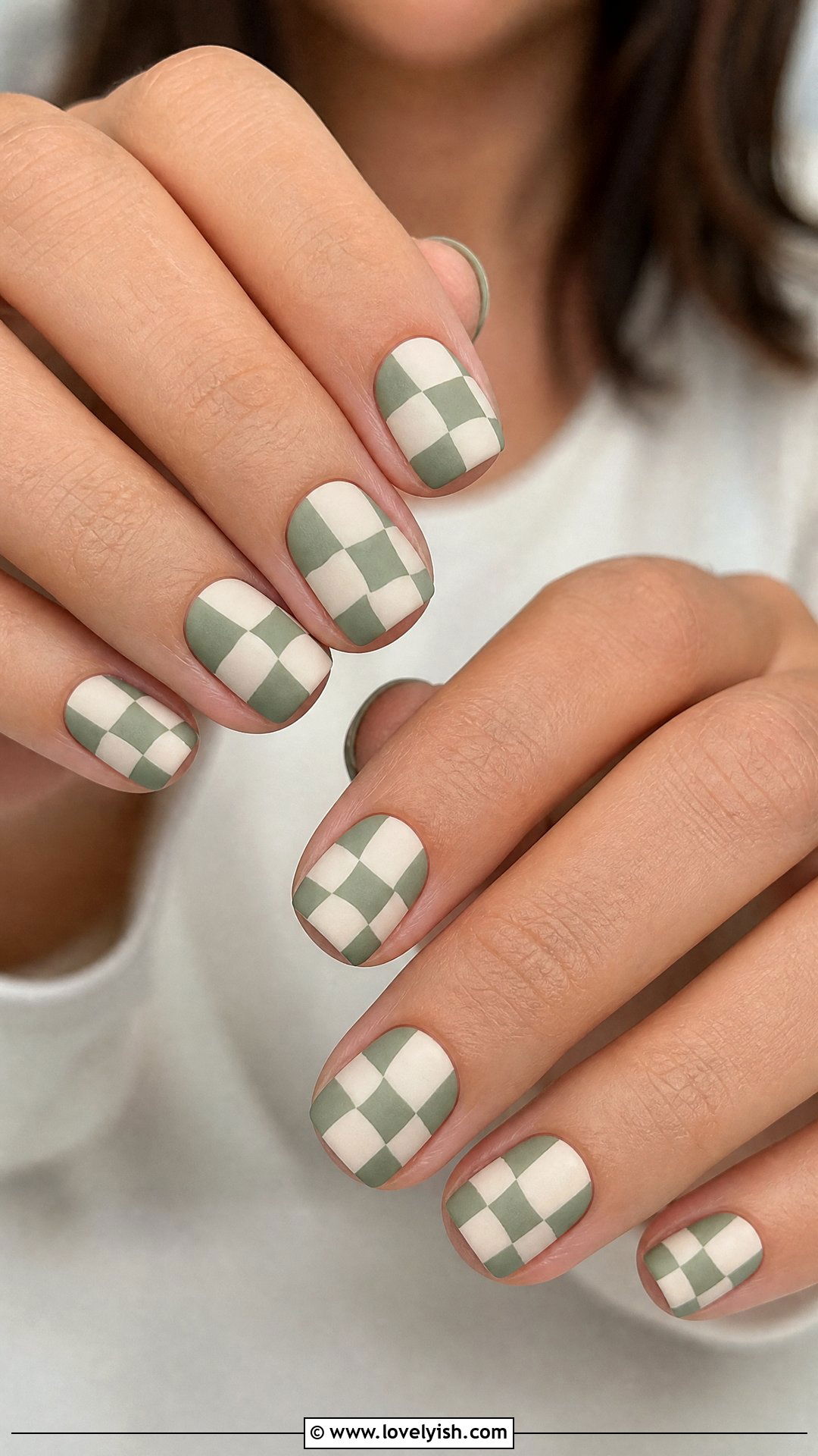 Abstract Checkerboard Nails - 25 abstract nail designs - 25 abstract nail designs