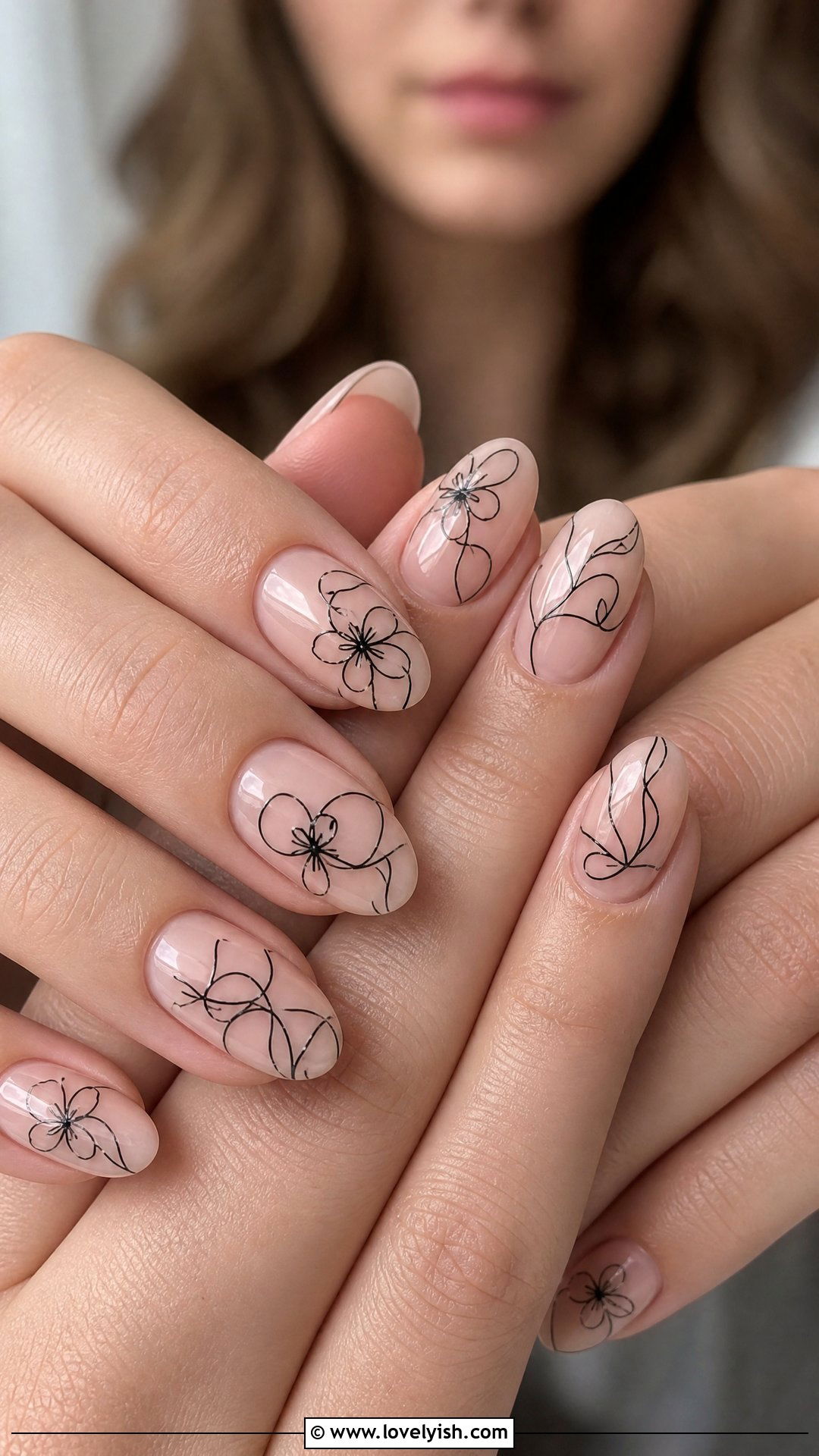 Abstract Floral Outline Nails - 25 abstract nail designs - 25 abstract nail designs