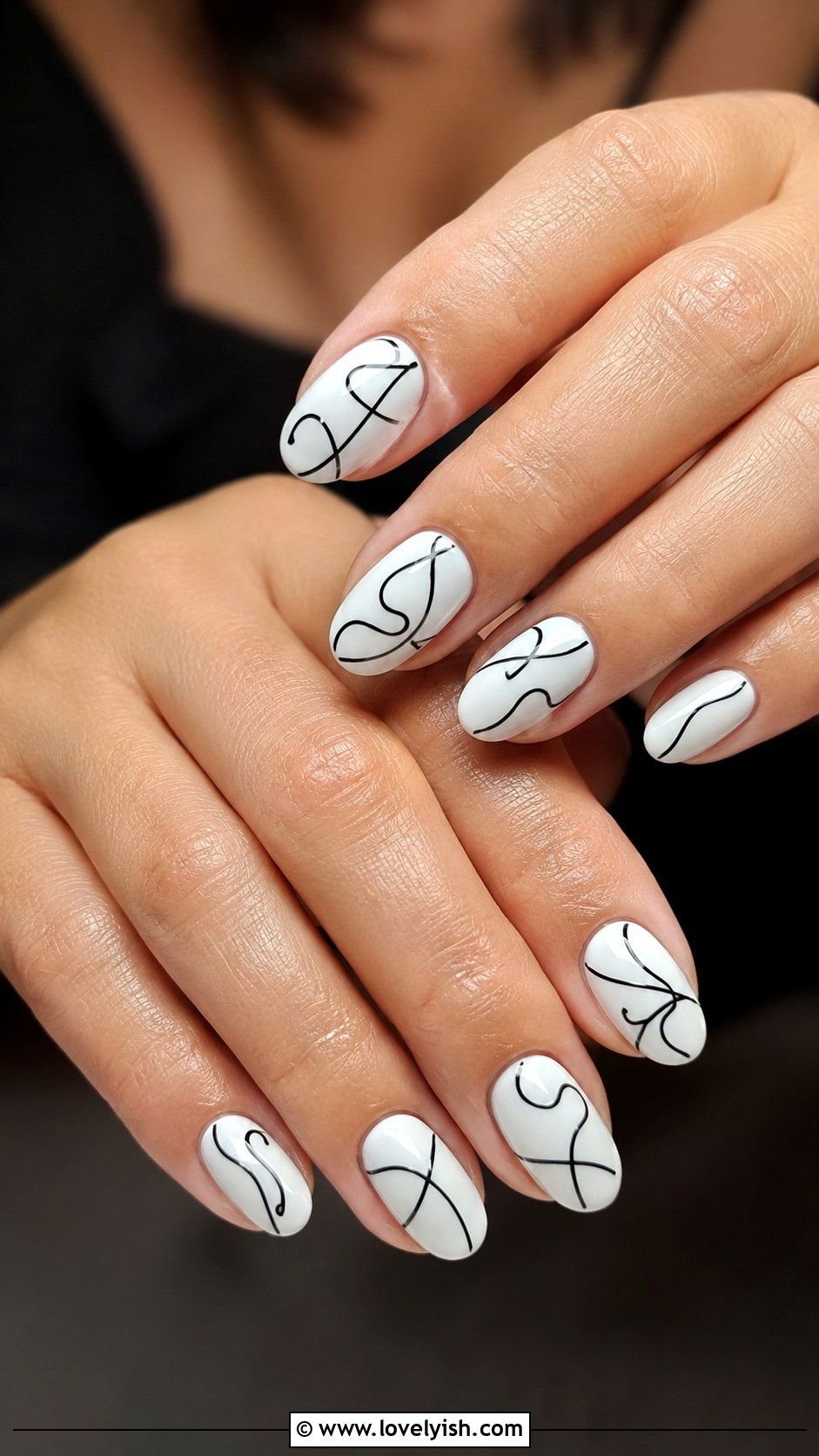 Abstract Line Art Oval Nails - 50 oval nails - 50 oval nails