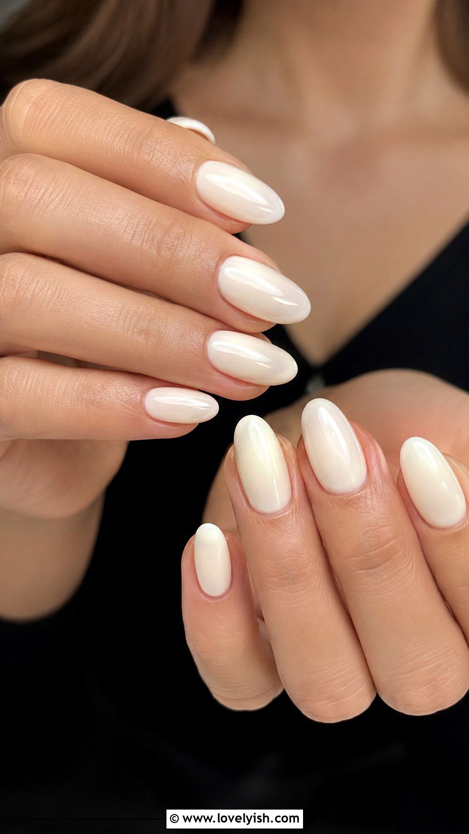 Almond Nails in Creamy White - 50 neutral nails - 50 neutral nails