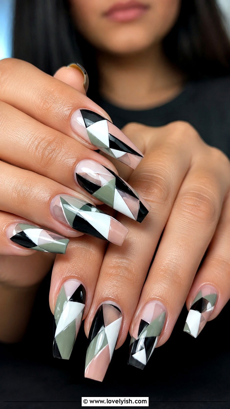 Asymmetric Triangle Geometric Nails - 50 geometric nails - 50 geometric nails
