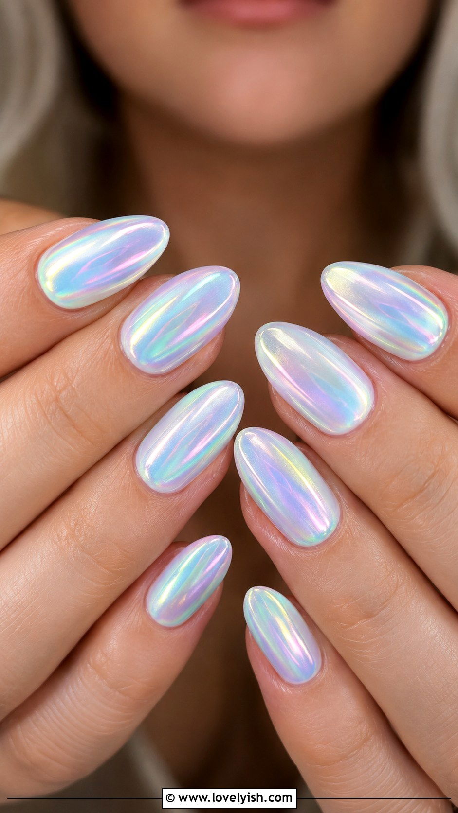 Aurora Chrome Almond Nail Extensions - 48 nail extensions - 48 nail extensions