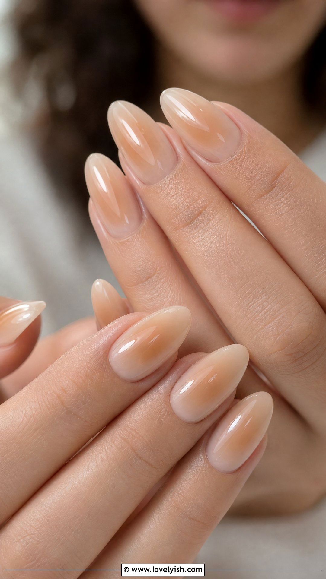 Beige Aura Gradient Nails - 50 elegant nails - 50 elegant nails