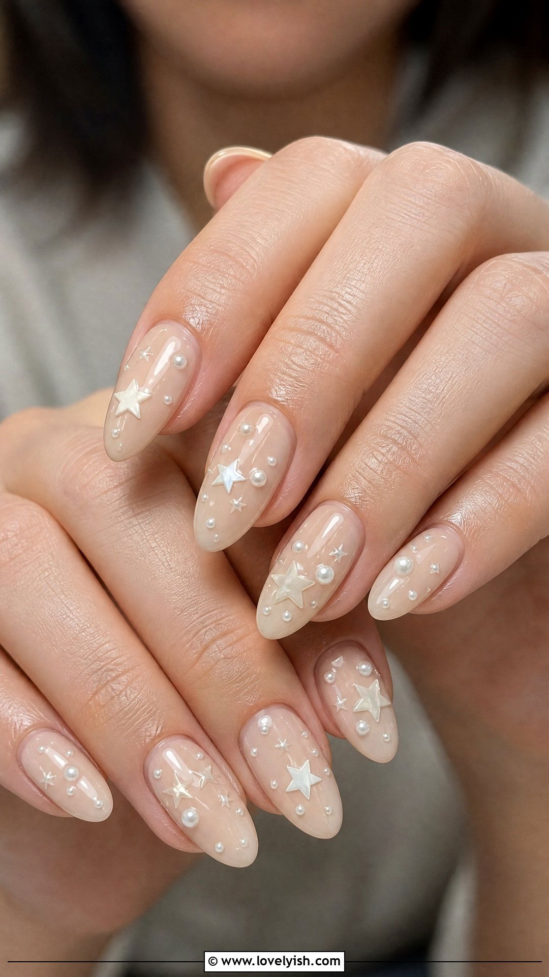 Beige Stars With Pearls - 50 star nails - 50 star nails