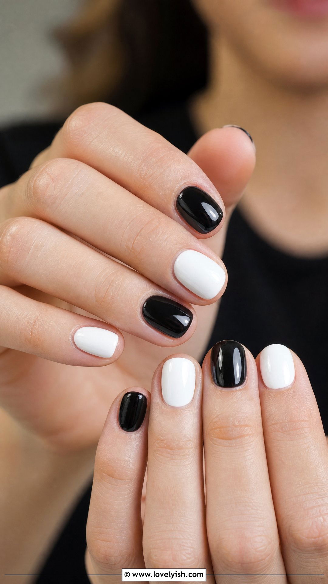 Black And White Round Nails - 50 round nails - 50 round nails