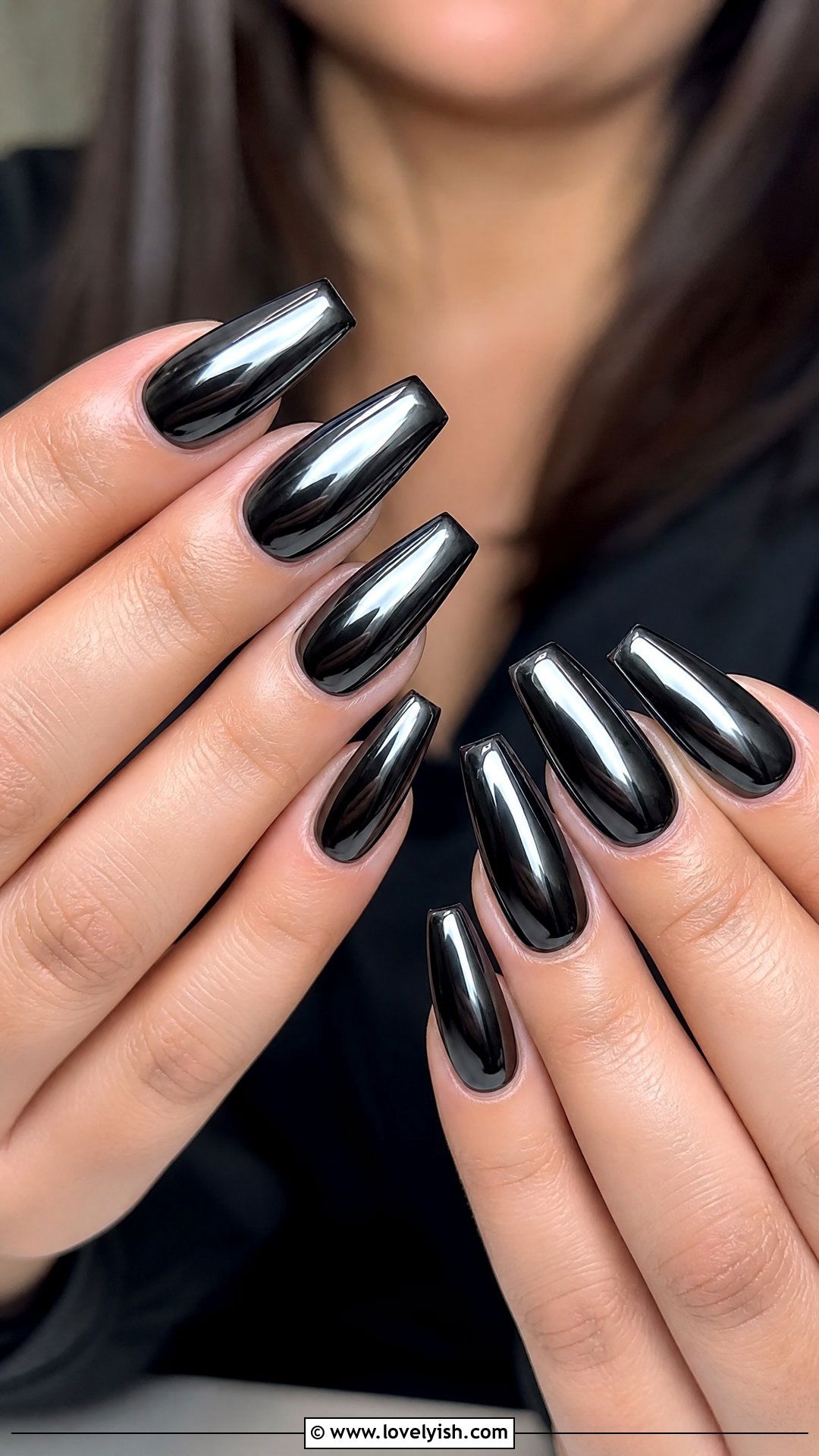 Black Chrome Mirror Nails - 25 black nails design ideas - 25 black nails design ideas