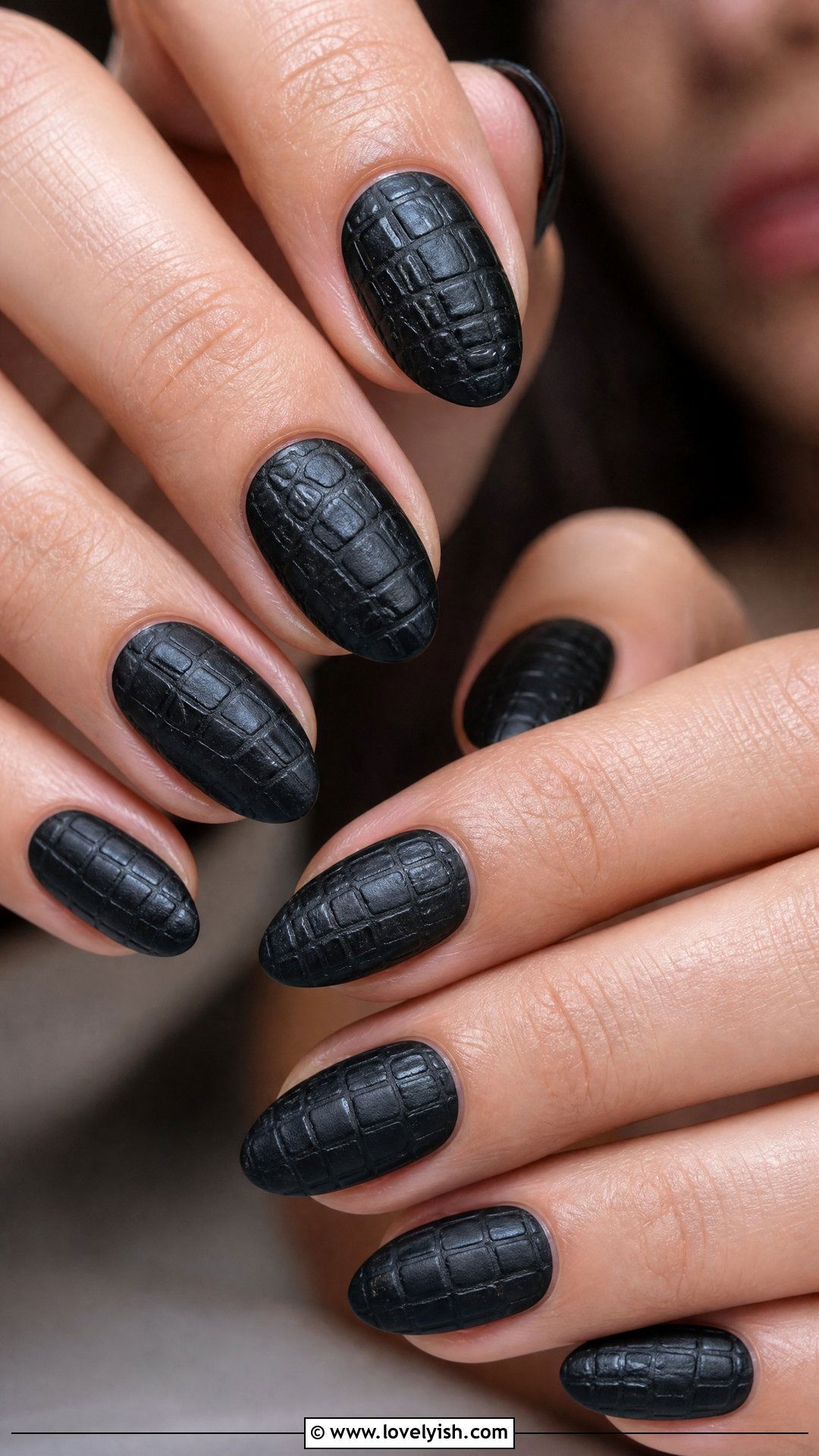 Black Croc Embossed Nails - 50 short black nail designs - 50 short black nail designs