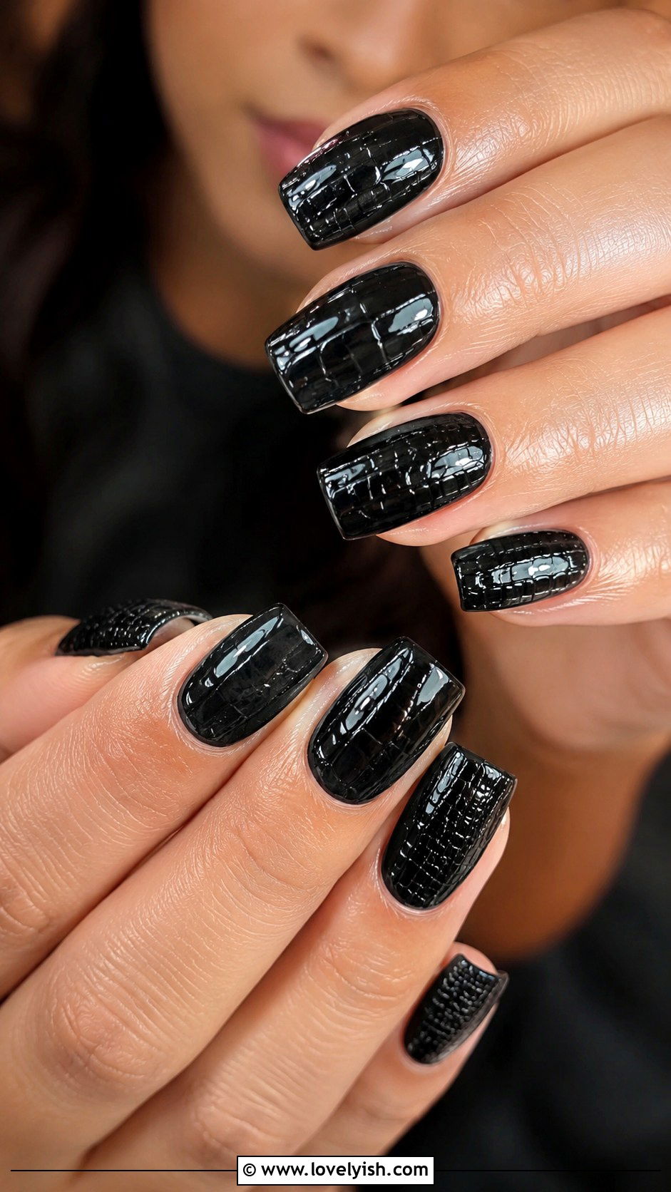Black Croc Skin Texture Nails - 31 black nail design ideas - 31 black nail design ideas