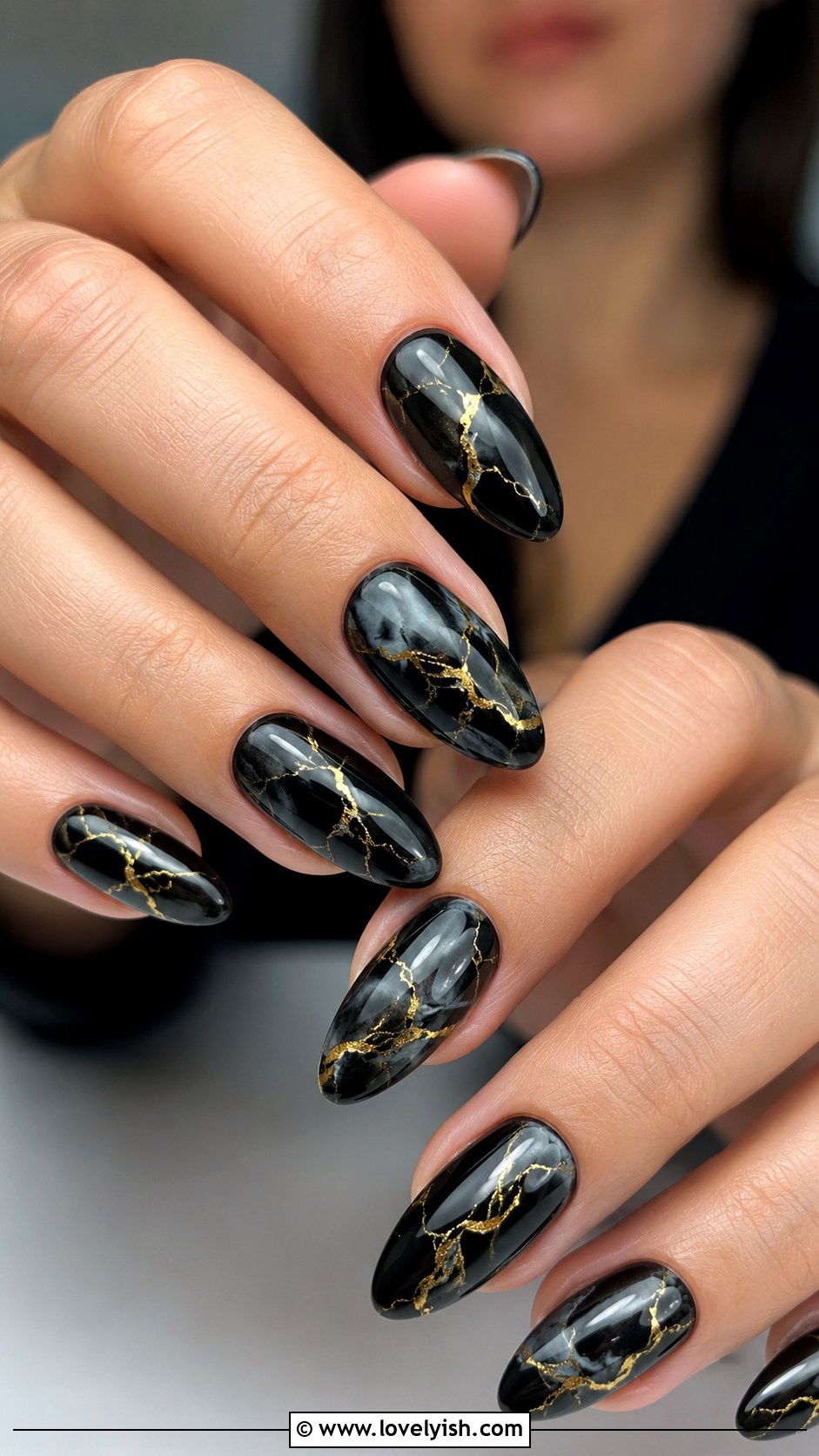 Black Marble Nails with Gold Veins - 50 black and gold nail designs - 50 black and gold nail designs