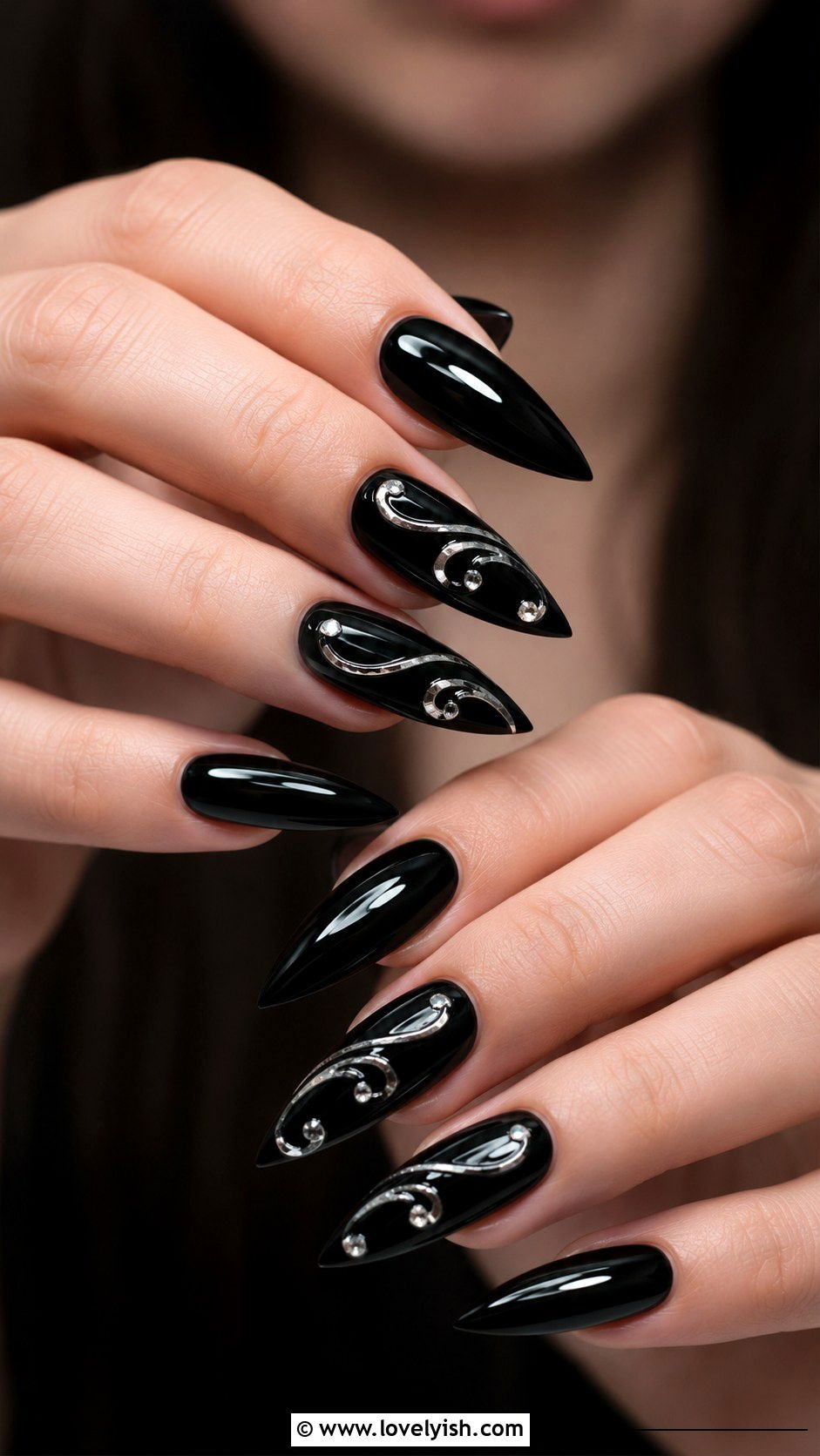 Black Nails With Chrome Swirl Detail - 43 nail art ideas - 43 nail art ideas