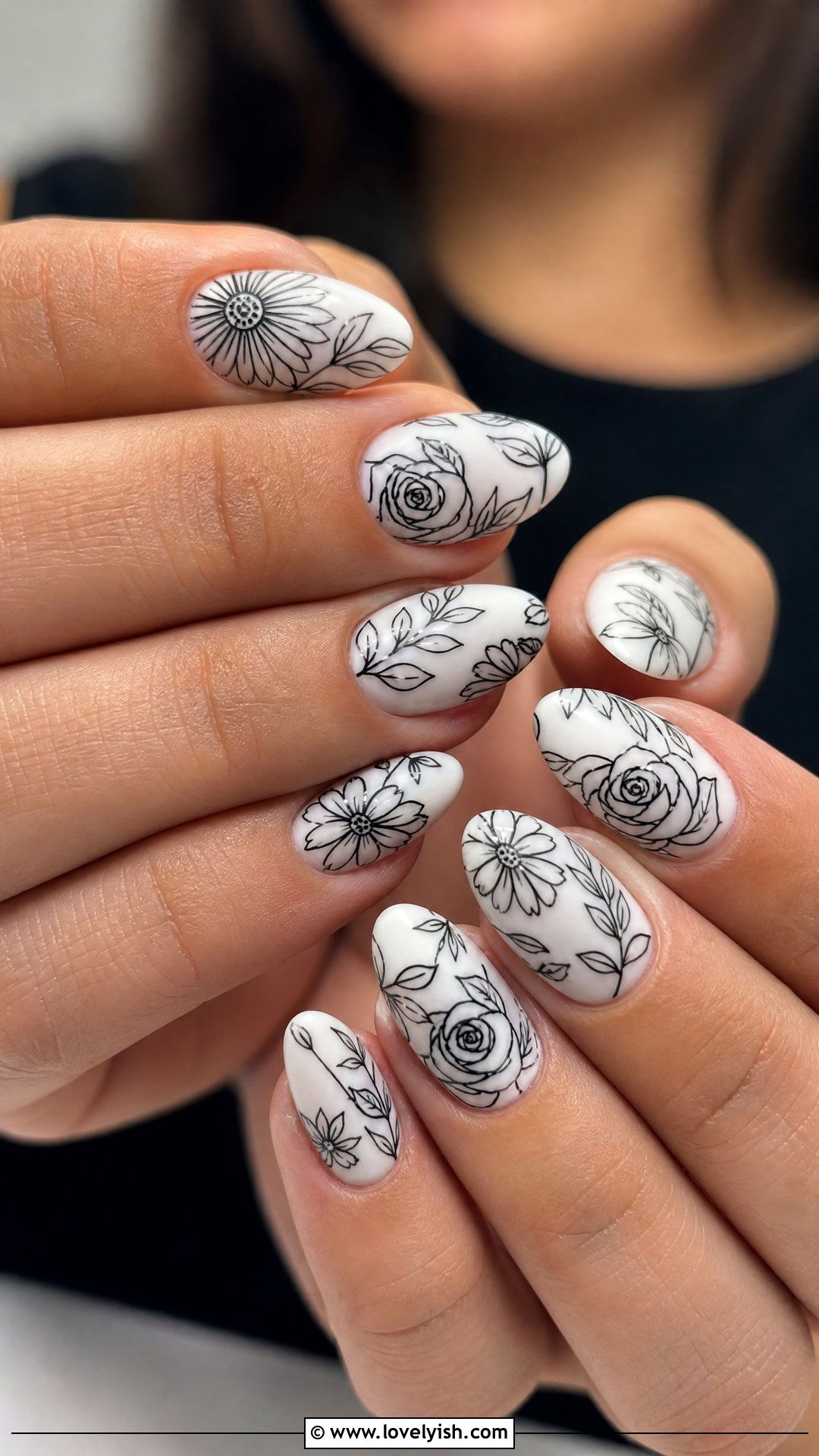 Black Outline Floral Nails - 50 flower nails - 50 flower nails