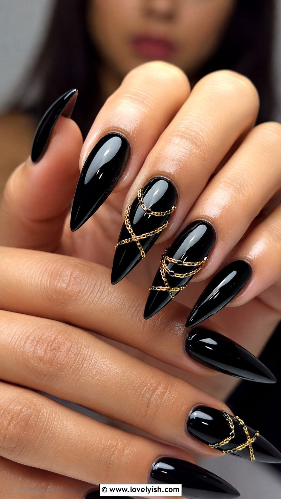 Black Stiletto Nails with Gold Chain Detail - 50 black and gold nail designs - 50 black and gold nail designs