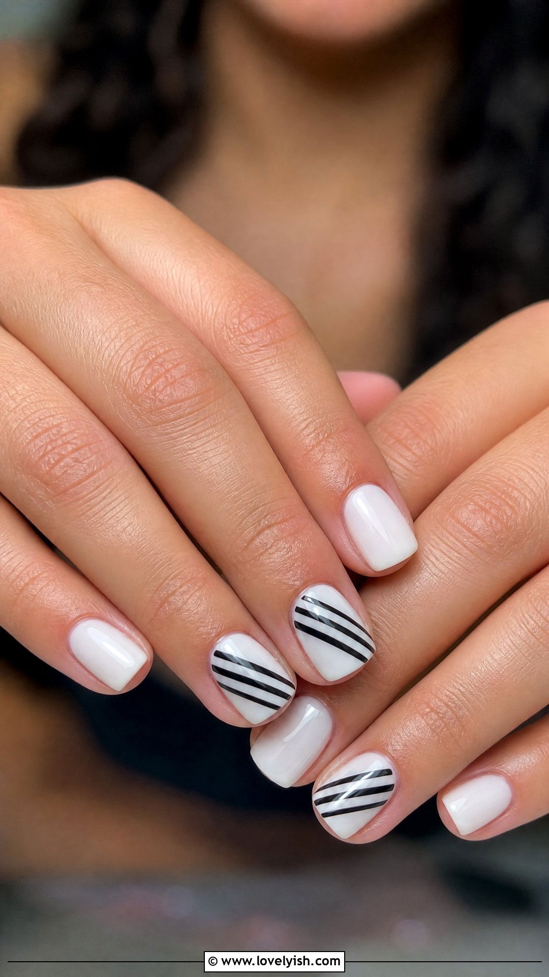 Black Striped Accent Nails - 35 nail art for beginners - 35 nail art for beginners
