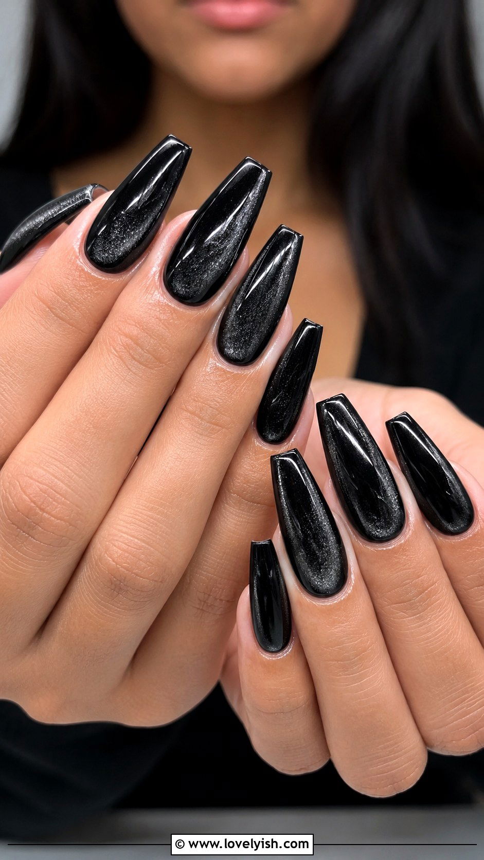 Black Velvet Magnetic Nails - 25 edgy nail designs - 25 edgy nail designs