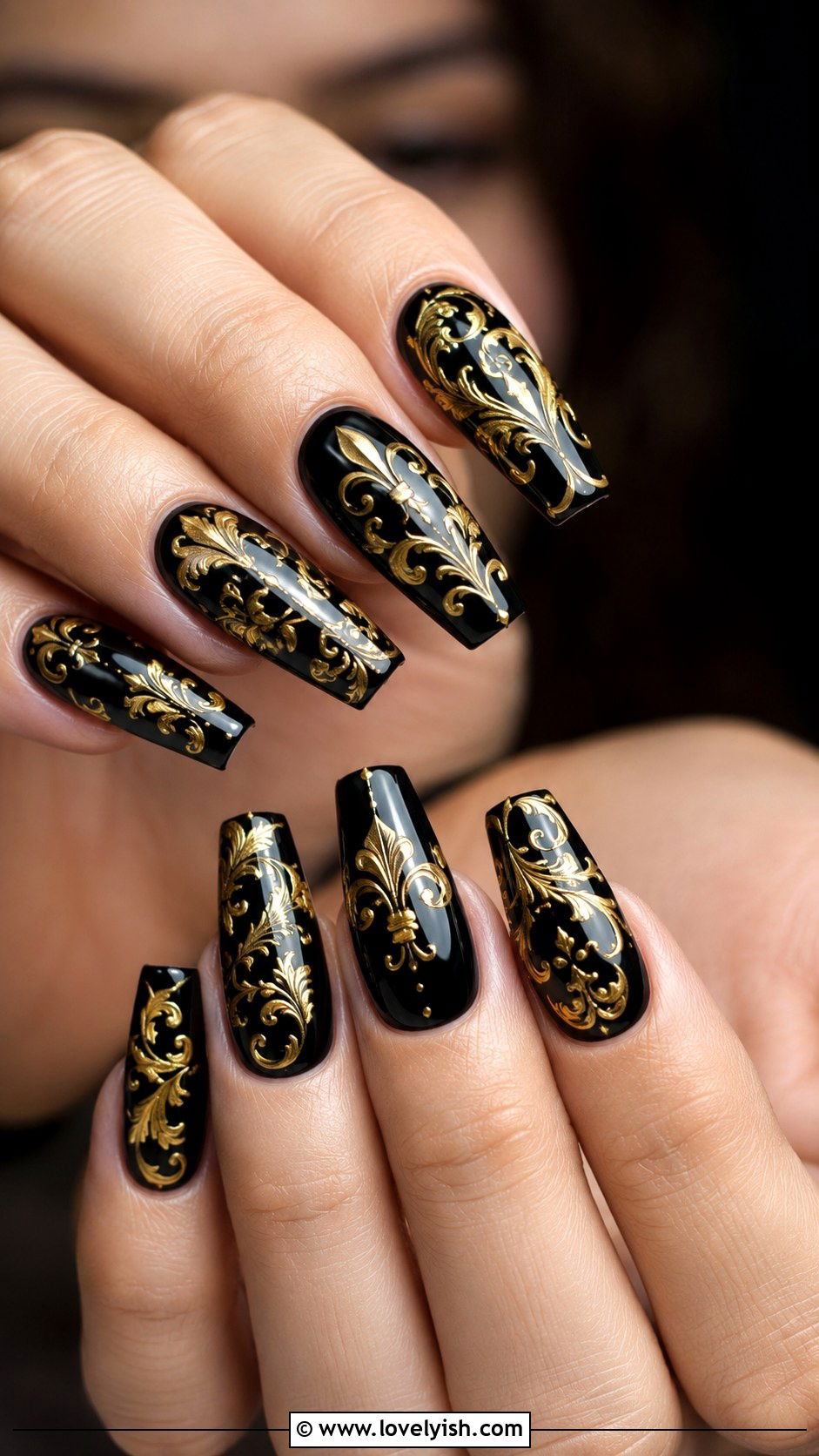 Black and Gold Baroque Pattern Nails - 50 black and gold nail designs - 50 black and gold nail designs
