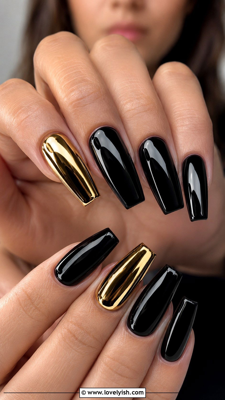 Black and Gold Chrome Mirror Nails - 50 black and gold nail designs - 50 black and gold nail designs