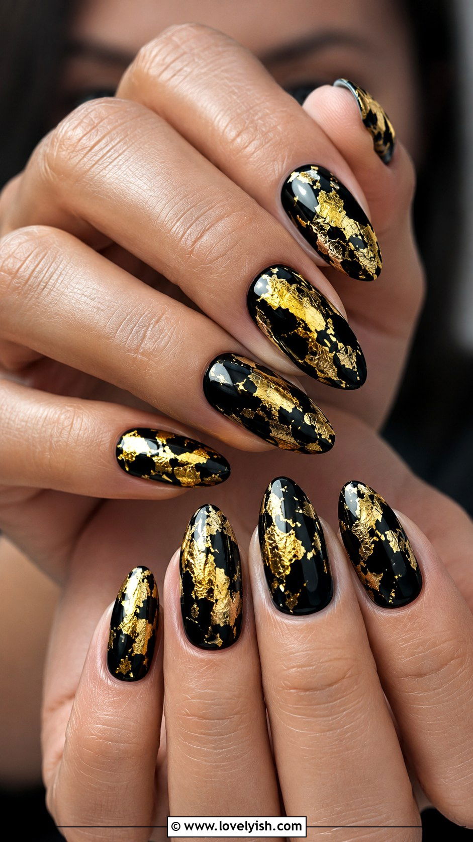 Black and Gold Foil Nails - 31 black nail design ideas - 31 black nail design ideas