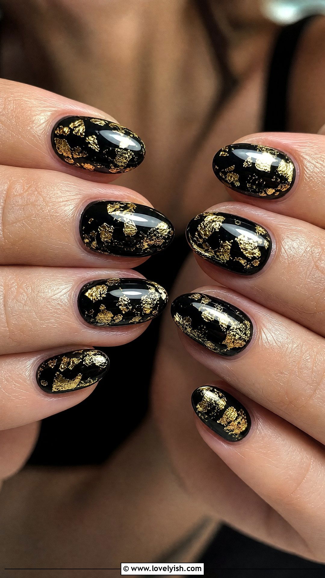 Black and Gold Foil Nails - 50 short black nail designs - 50 short black nail designs