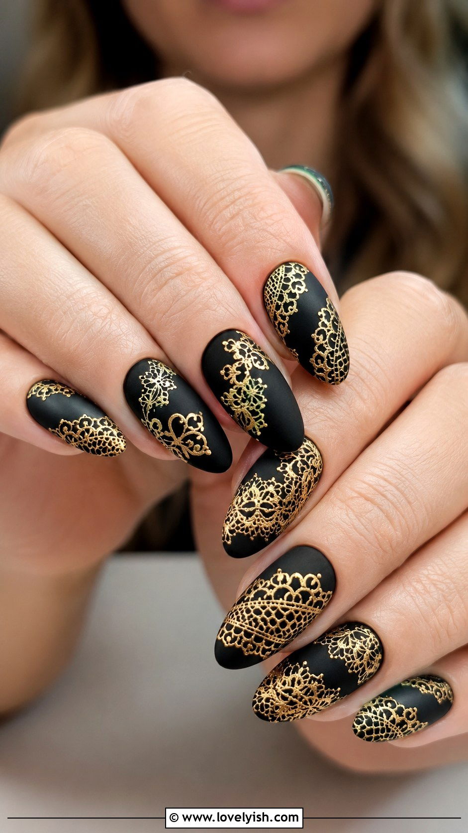 Black and Gold Lace Pattern Nails - 50 black and gold nail designs - 50 black and gold nail designs