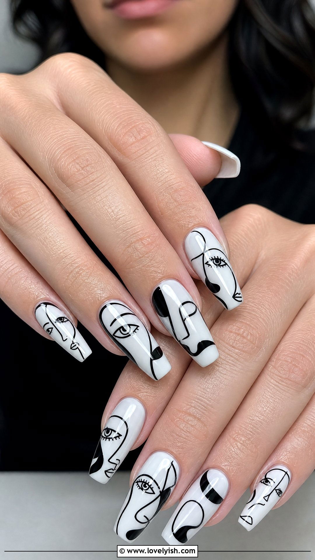Black and White Abstract Line Nails - 25 abstract nail designs - 25 abstract nail designs