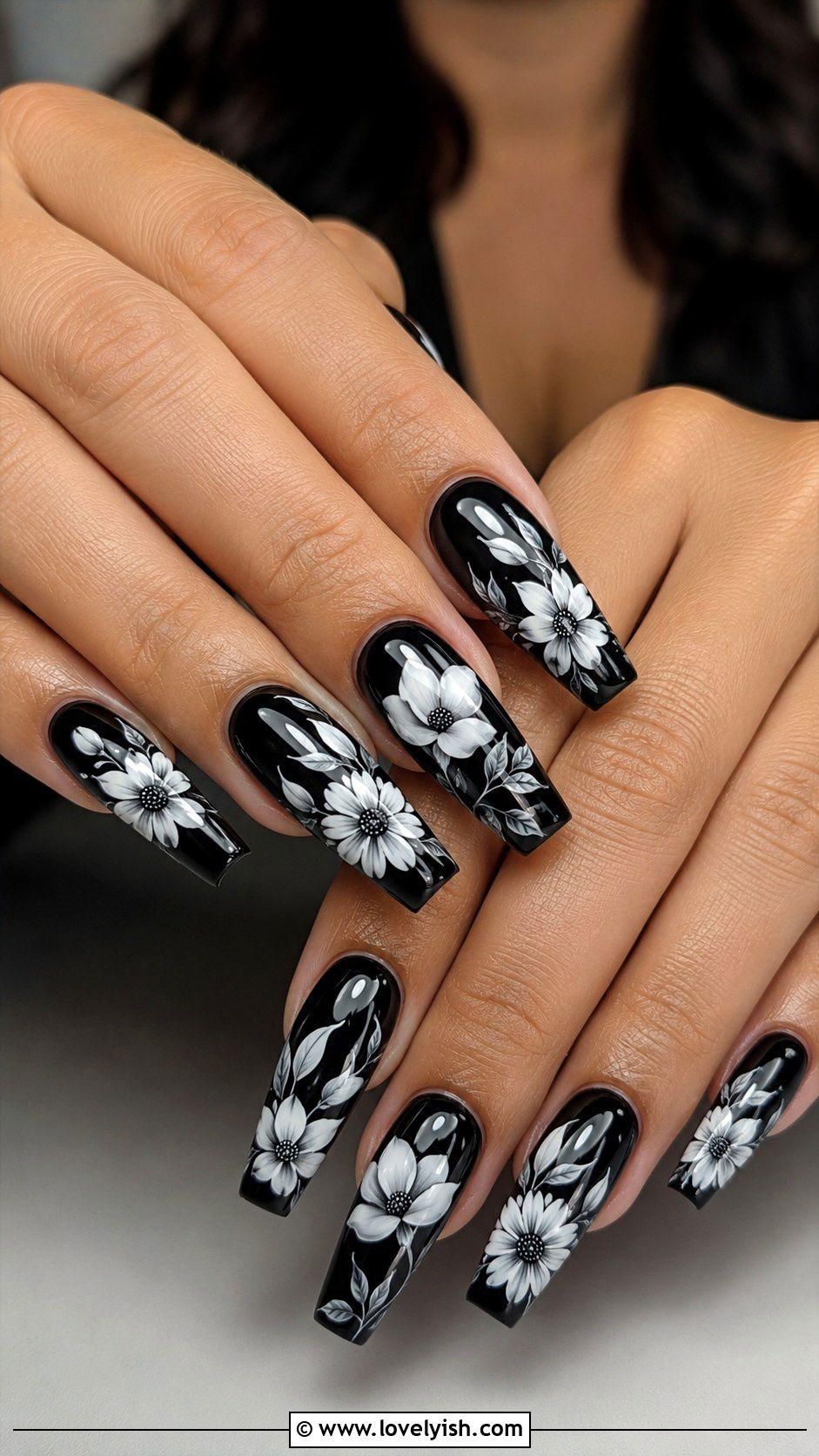 Black and White Floral Nails - 25 flower nails design ideas - 25 flower nails design ideas