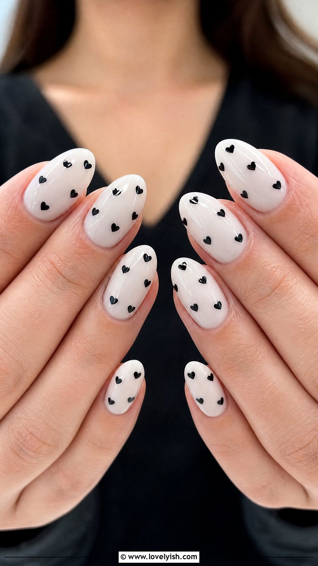 Black and White Heart Accent Nails - 25 black and white nail art ideas - 25 black and white nail art ideas