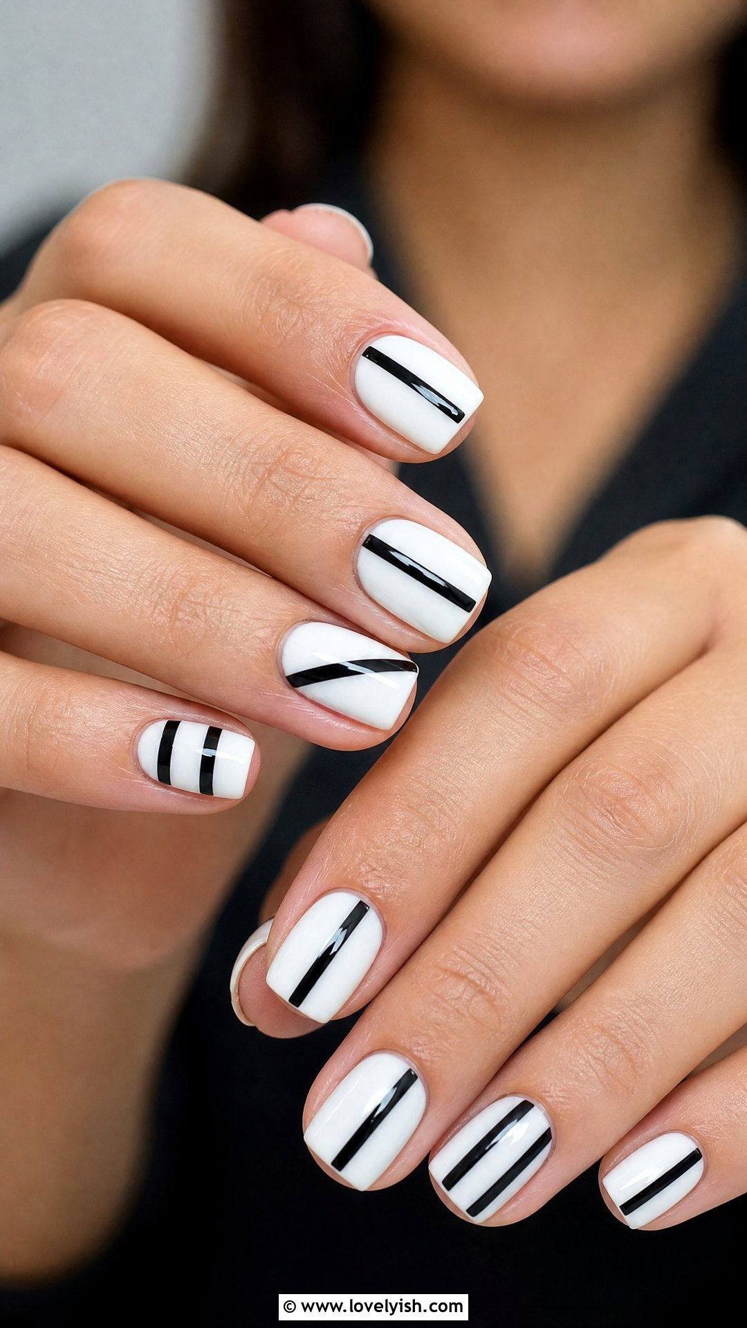 Black and White Stripe Nails - 25 beginner nail designs - 25 beginner nail designs