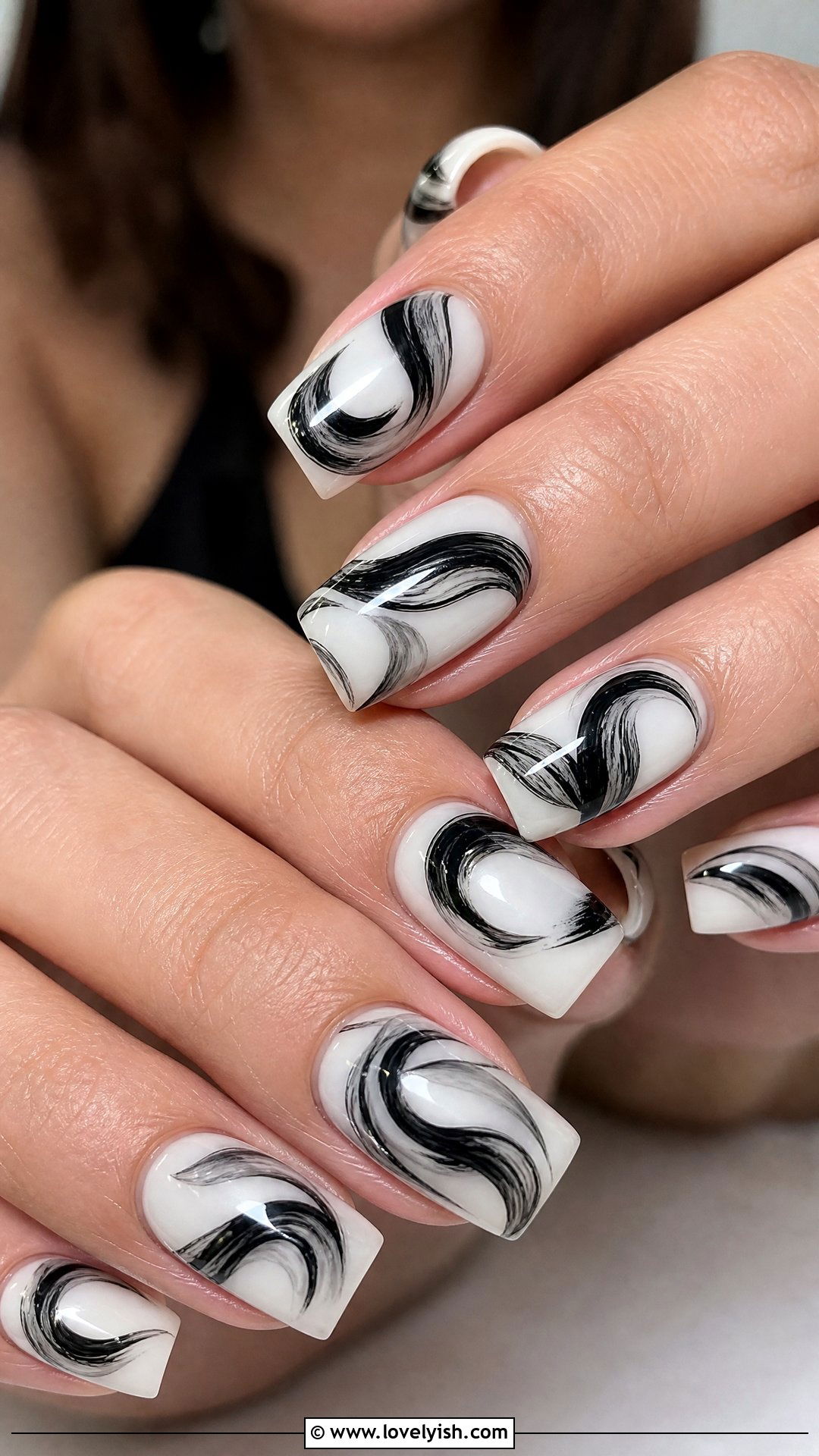 Black and White Swirl Nails - 50 medium nails - 50 medium nails