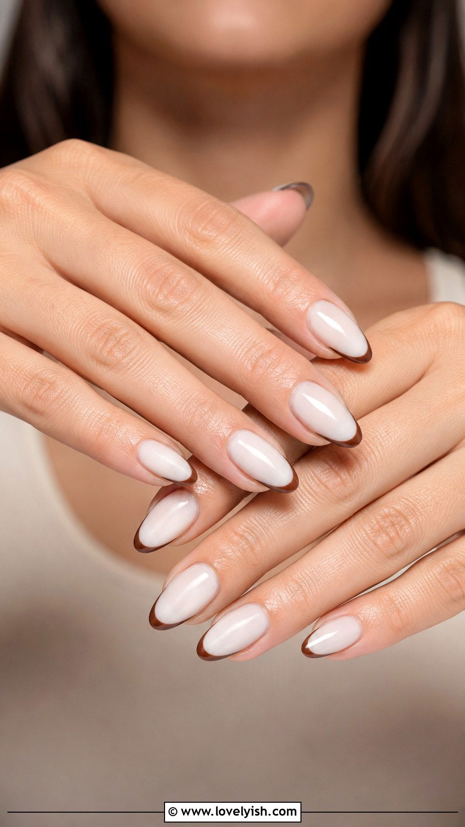 Brown Outline French Nails - 50 minimalist nails - 50 minimalist nails