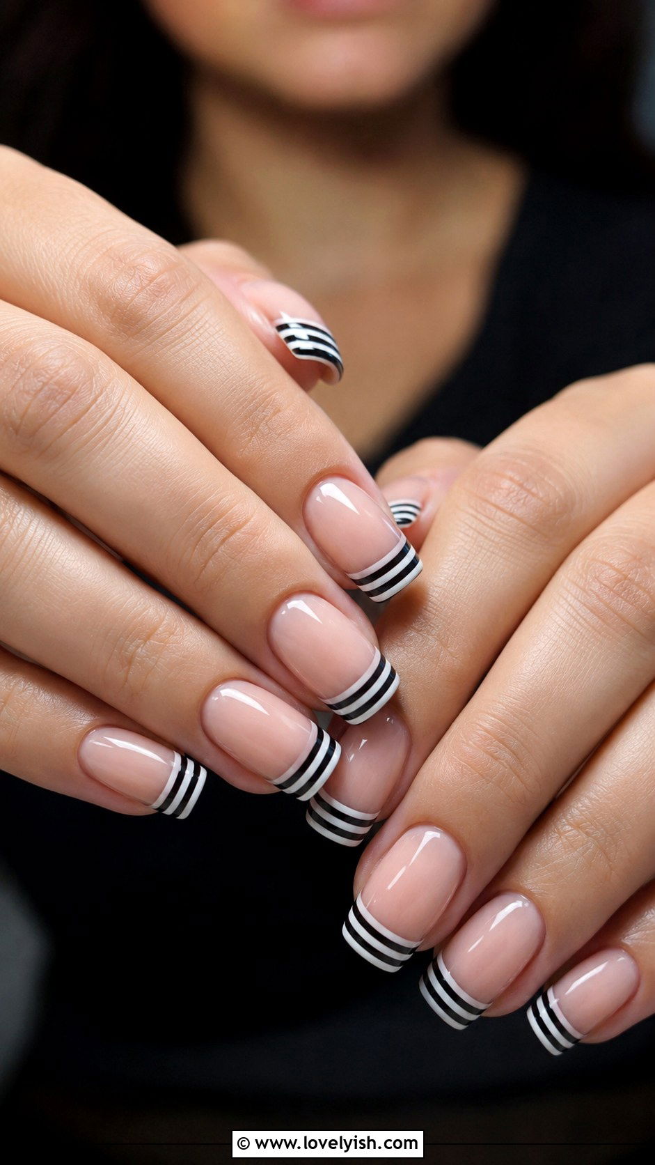 Bumblebee Yellow Striped Nails - 31 simple nail art ideas - 31 simple nail art ideas