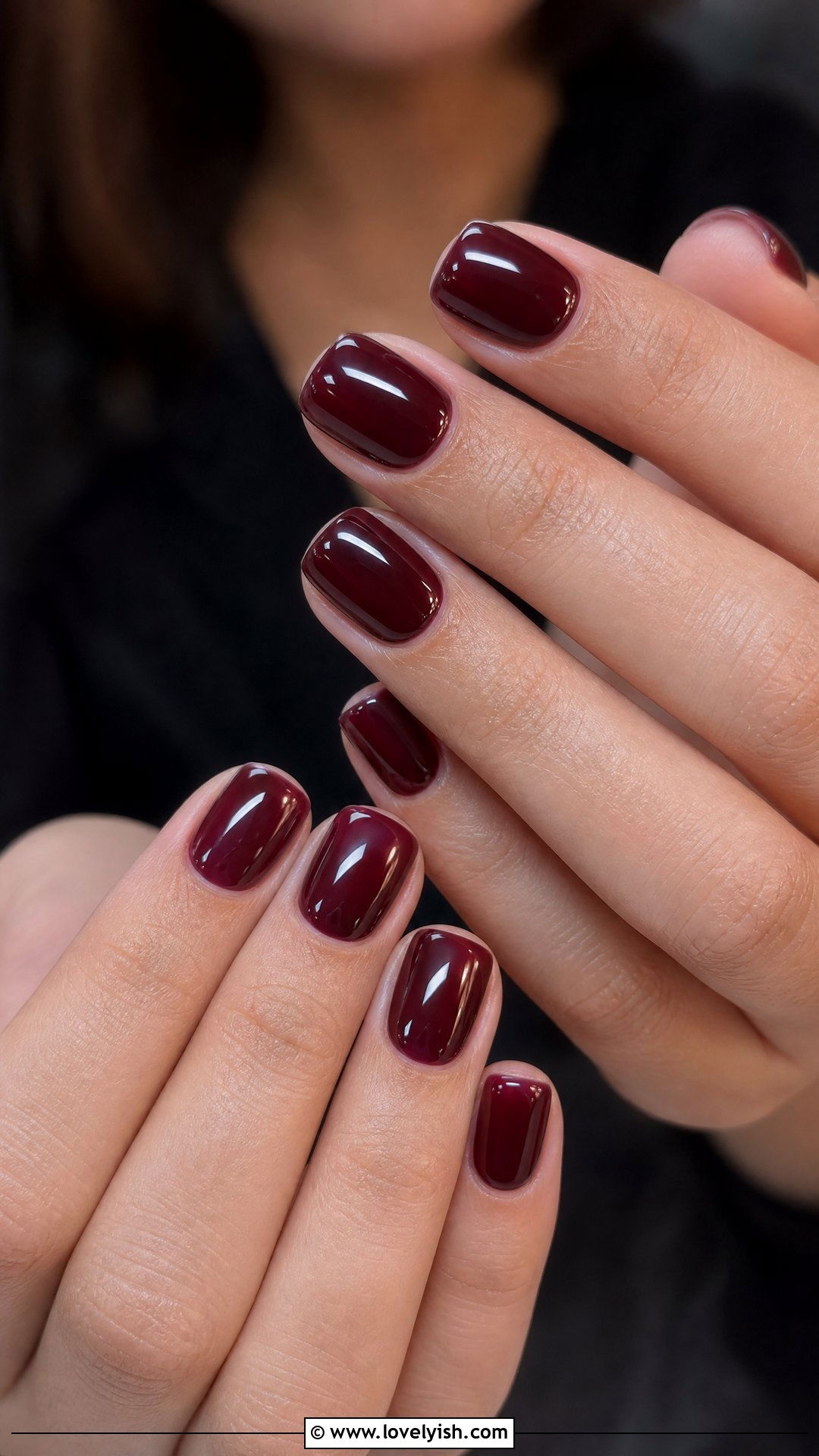 Burgundy Glossy Short Nails - 50 classy short nail designs - 50 classy short nail designs