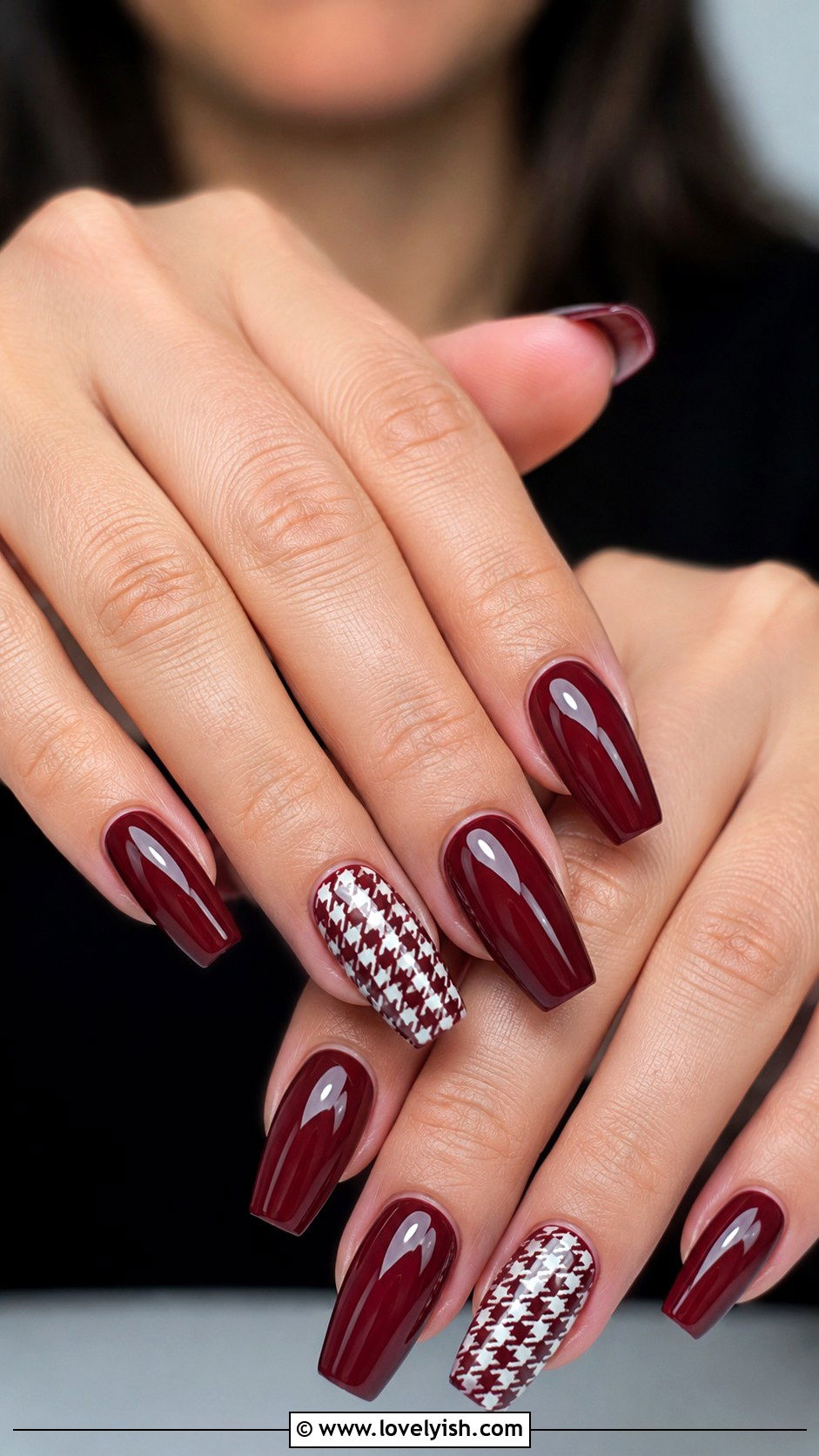 Burgundy and Cream Houndstooth Nails - 50 tumblr nail designs - 50 tumblr nail designs