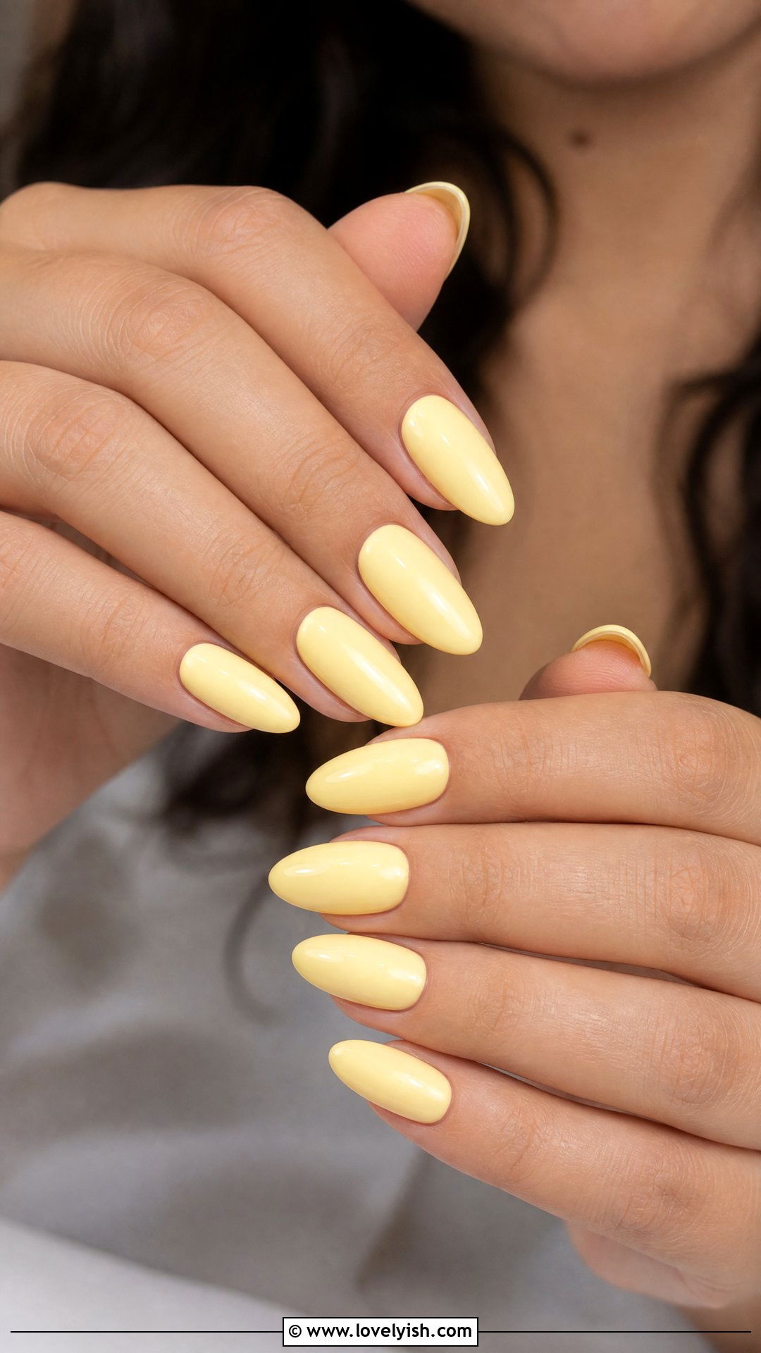 Butter Yellow Almond Nails - 25 almond nail designs - 25 almond nail designs