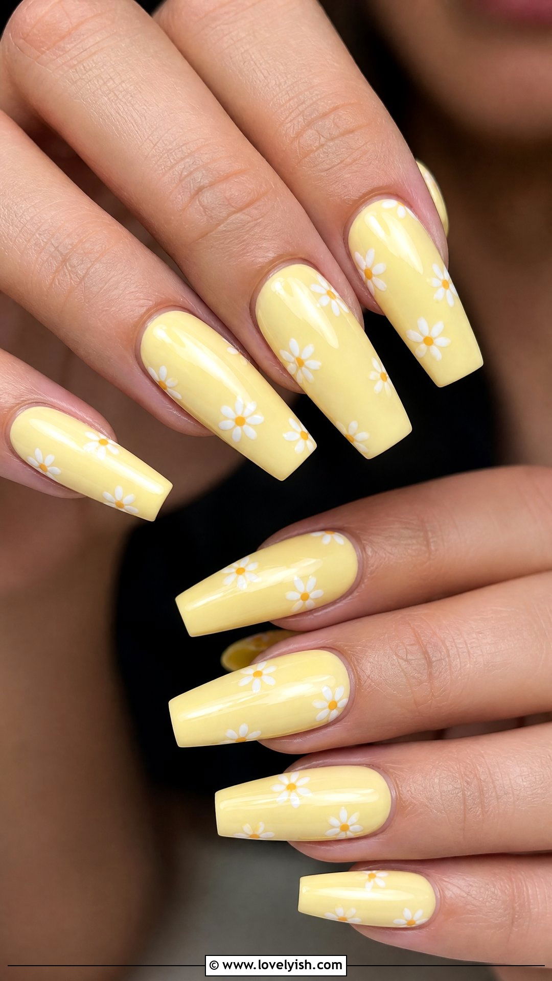 Butter Yellow Daisy Coffin Nails - 50 coffin nails - 50 coffin nails