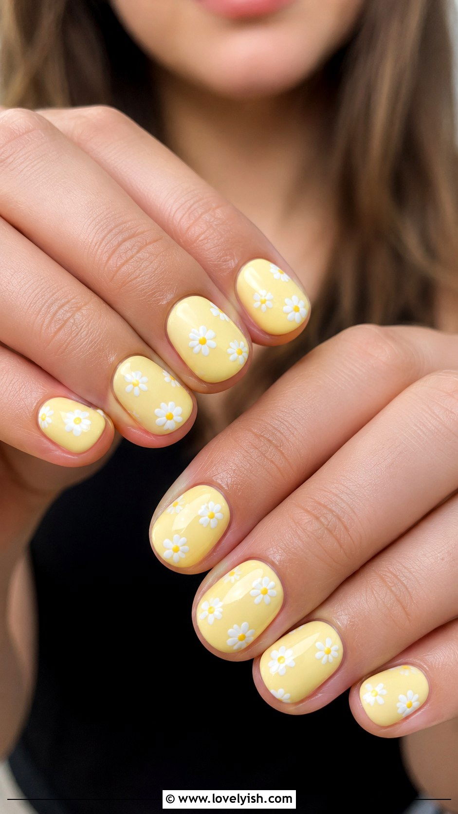 Butter Yellow Daisy Nail Art - 25 cool nail art ideas - 25 cool nail art ideas