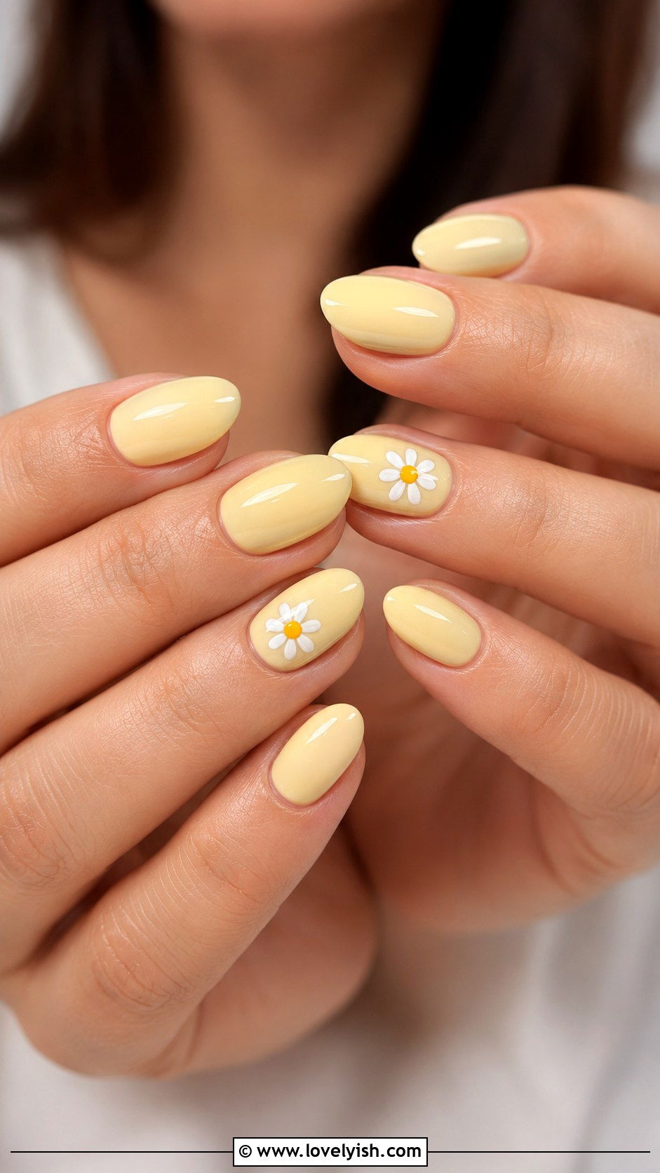 Butter Yellow Daisy Nail Design - 45 cute nail designs - 45 cute nail designs