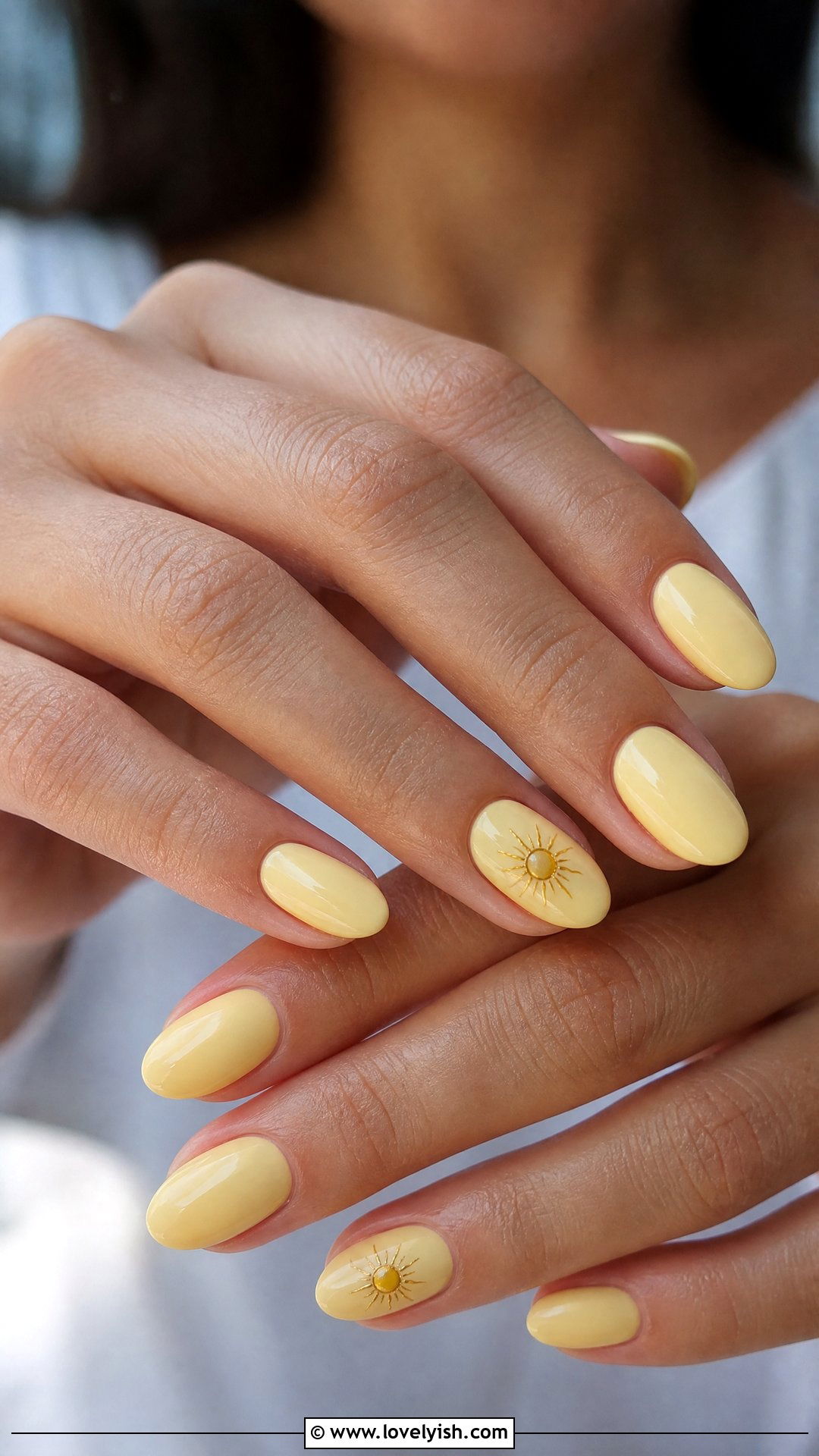 Buttercream Nails With Mini Suns - 50 dainty nails - 50 dainty nails