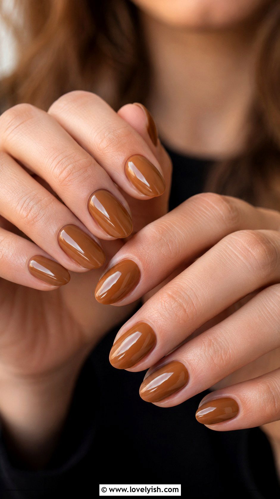 Caramel Brown Cozy Nails - 50 back to school nails - 50 back to school nails