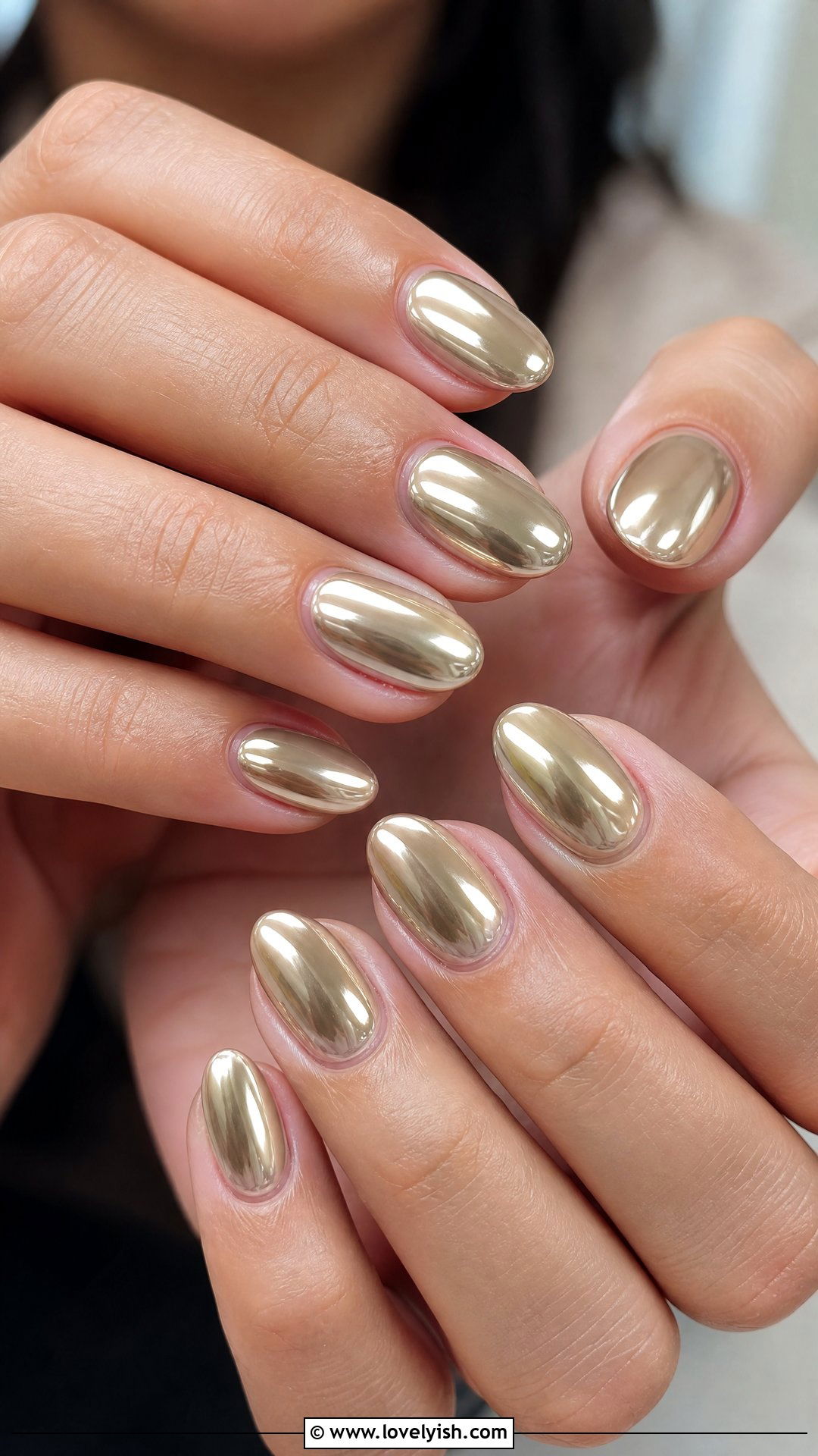 Champagne Chrome Short Nails - 50 classy short nail designs - 50 classy short nail designs