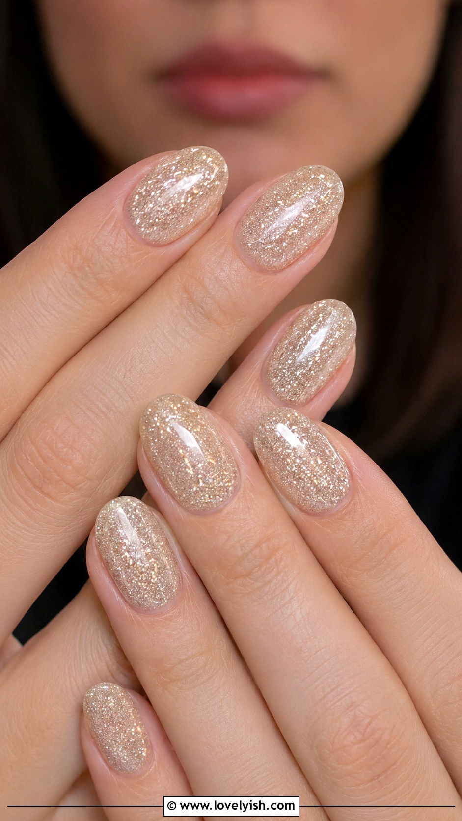 Champagne Glitter Nails - 33 easy nail designs for beginners - 33 easy nail designs for beginners