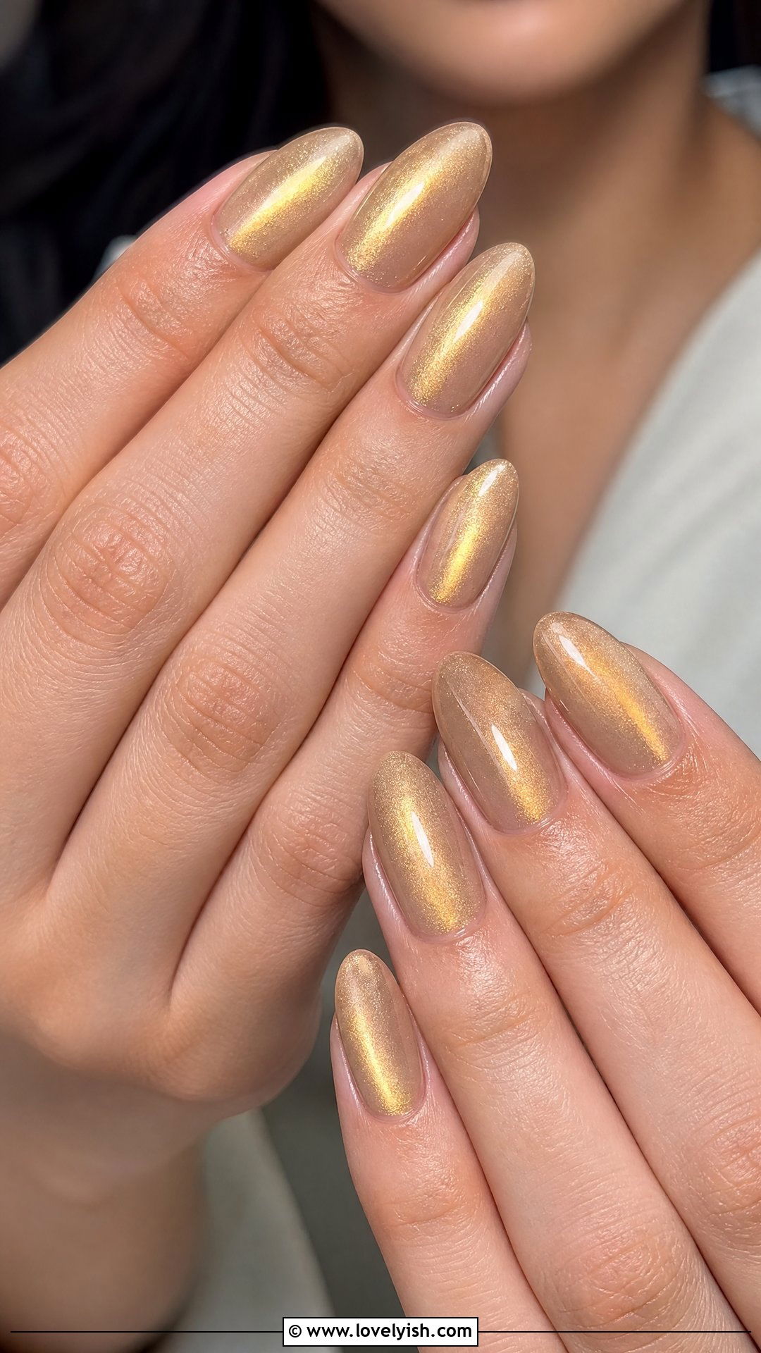 Champagne Gold Cat Eye Nails - 50 cateye nail designs - 50 cateye nail designs