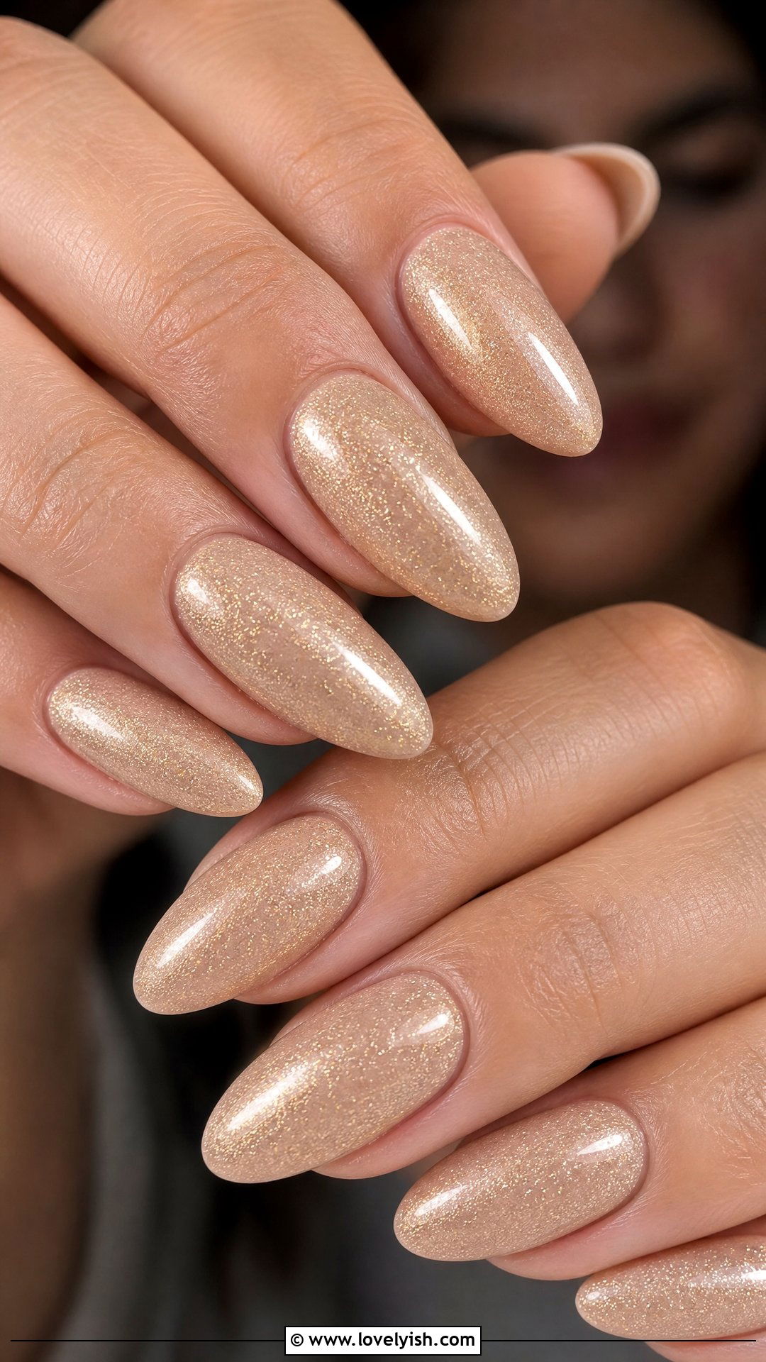 Champagne Shimmer Nails - 50 feminine nails - 50 feminine nails