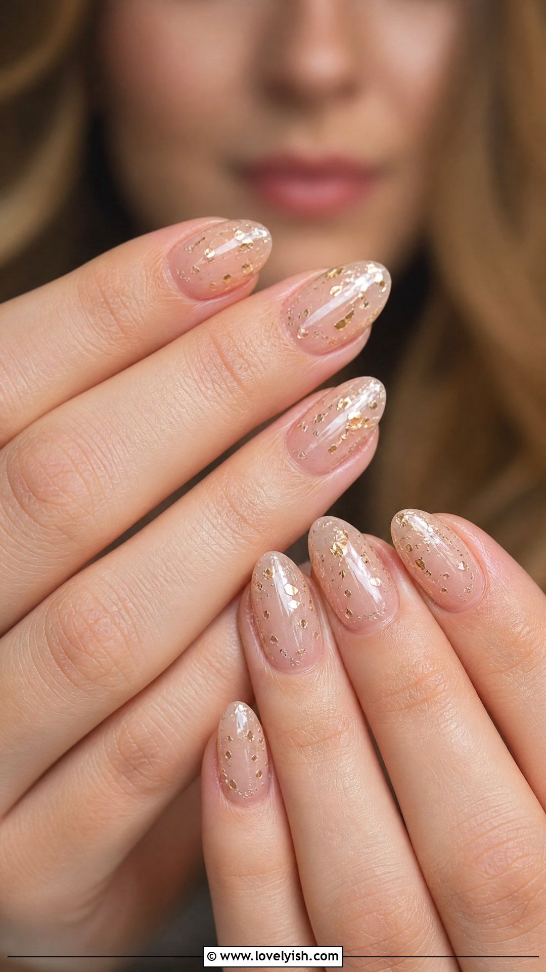 Champagne Toast Holiday Nails - 50 holiday nails - 50 holiday nails