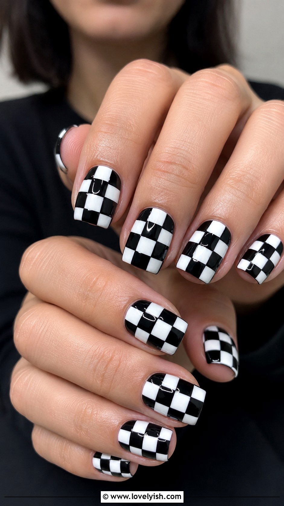 Checkered Black and White Short Nails - 50 tumblr nail designs - 50 tumblr nail designs